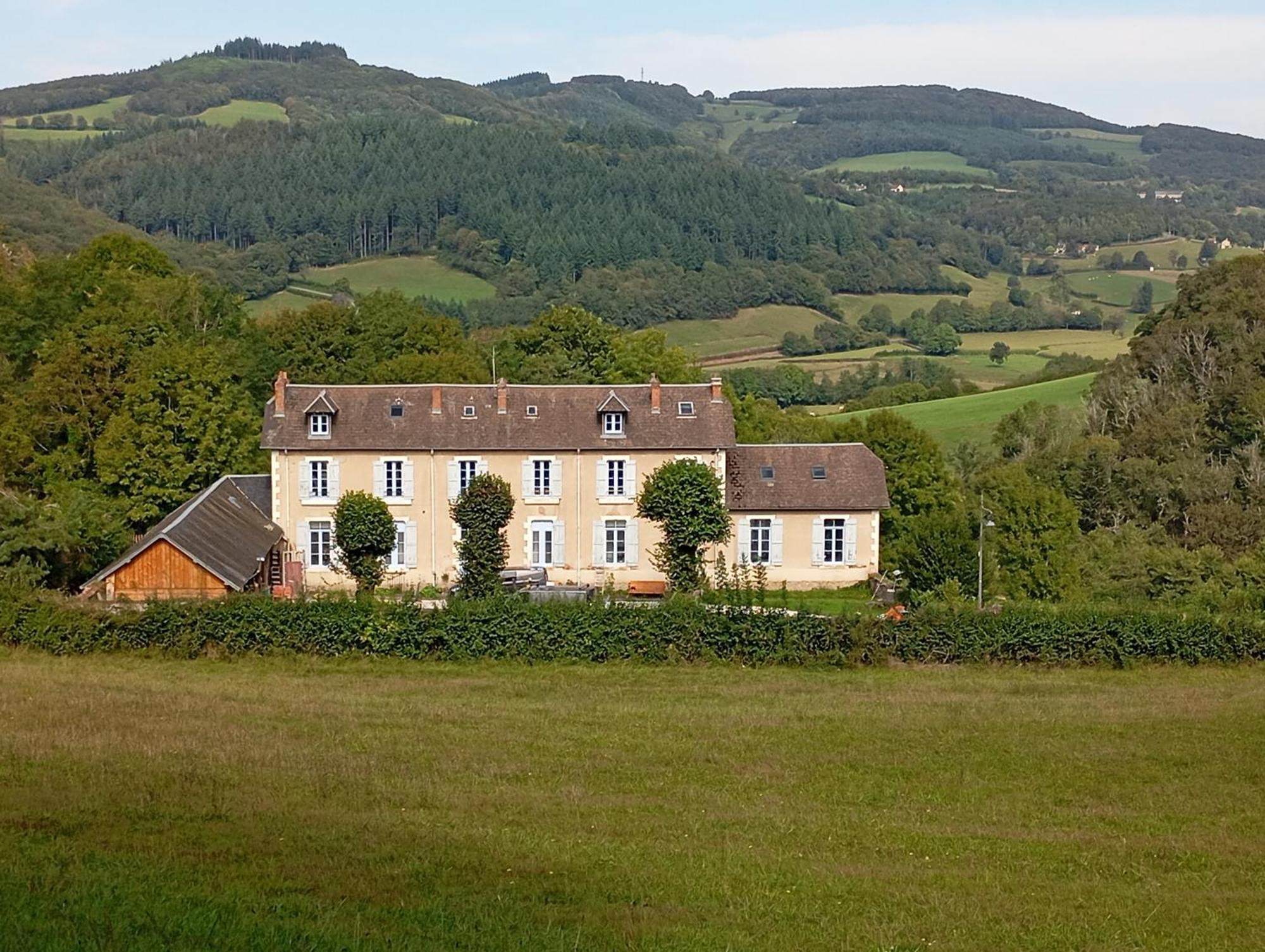 L' Ancienne Ecole Du Morvan Larochemillay Exteriör bild