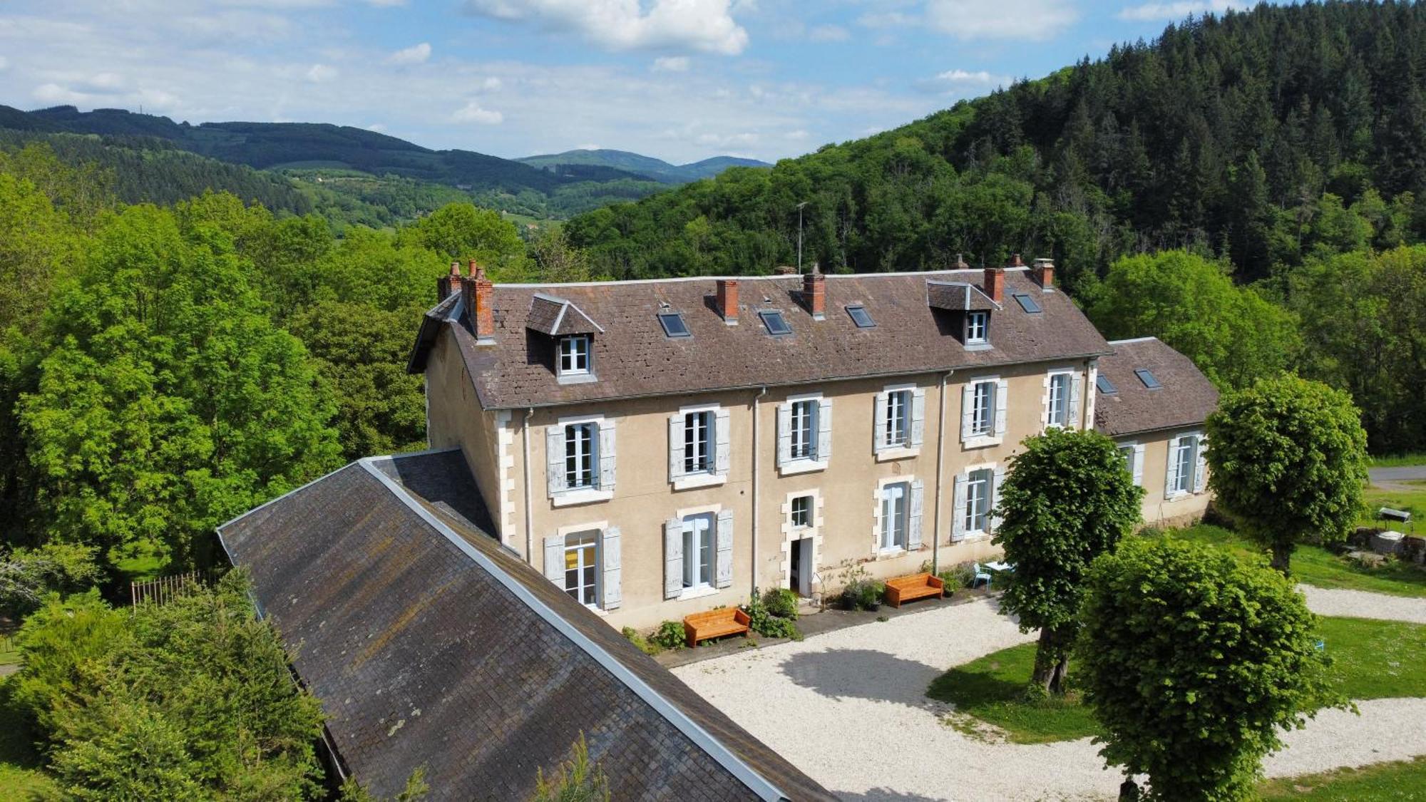L' Ancienne Ecole Du Morvan Larochemillay Exteriör bild