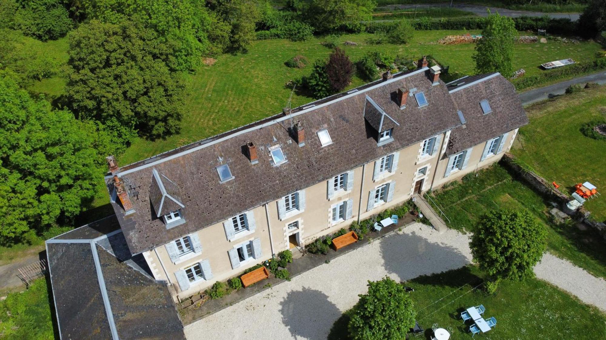 L' Ancienne Ecole Du Morvan Larochemillay Exteriör bild